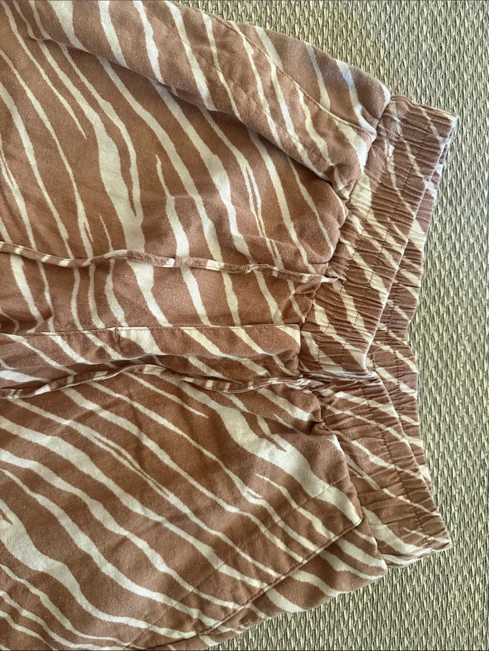 Men's Casual Zebra-Stripe Wide Leg Pants - Beige